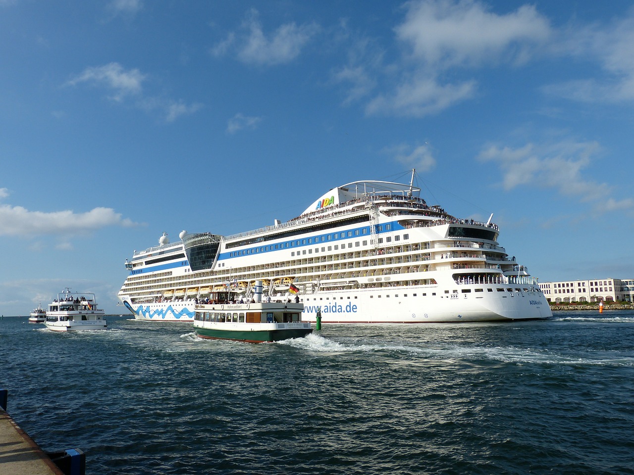 cruise-ship-484592_1280