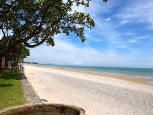 Hua-Hin-Beach-Thailand-clubreisen365