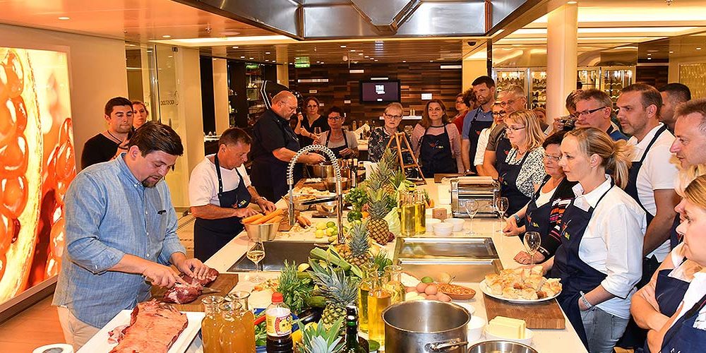 Tim-Mälzer-auf-der-AIDAprima